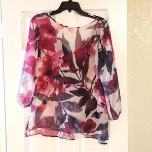 NWOT Vibrant blouse!